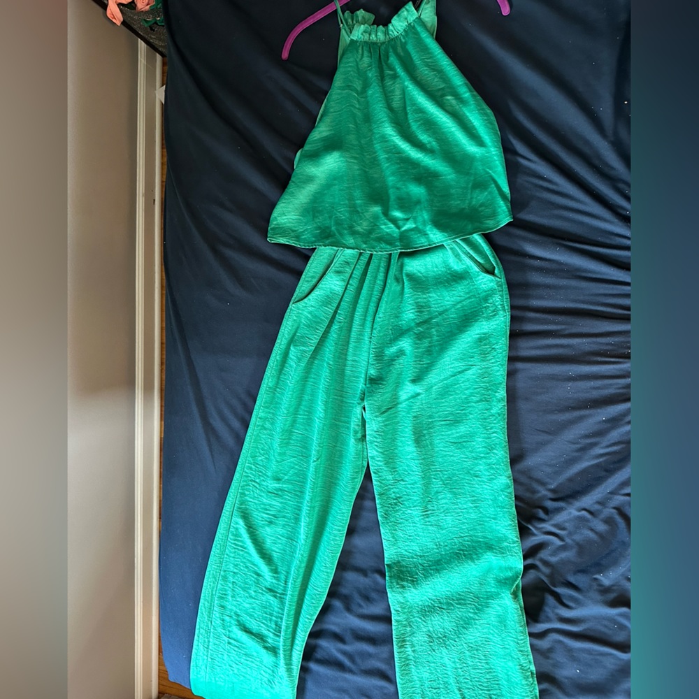 Vici green satin jumpsuit size medium nwot - Picture 3 of 8
